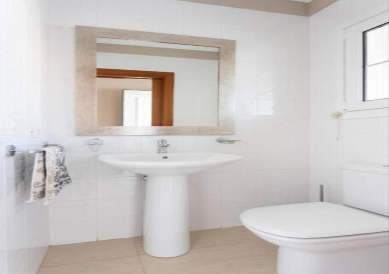 Townhouse With Pool And Sea View In Callao Salvaje