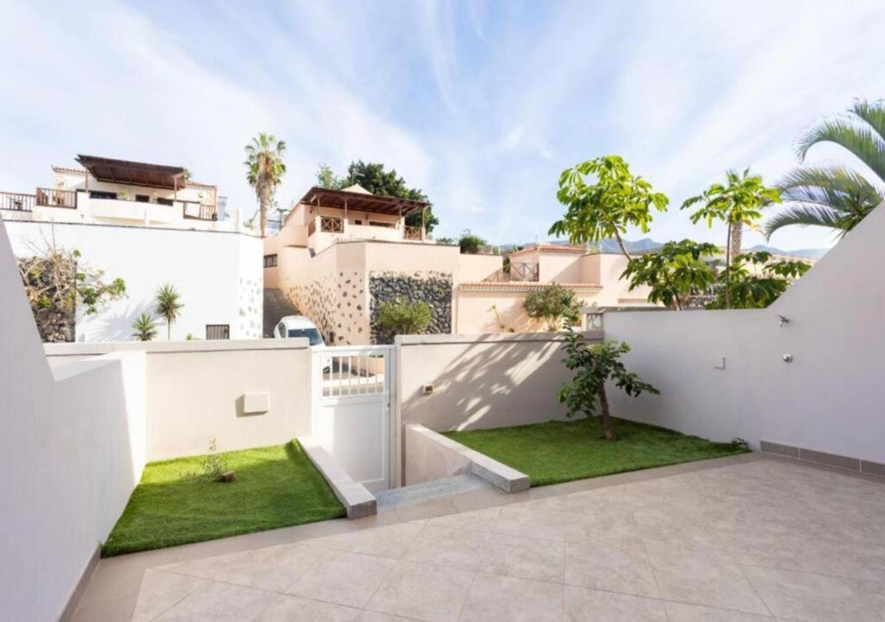 Townhouse With Pool And Sea View In * Callao Salvaje