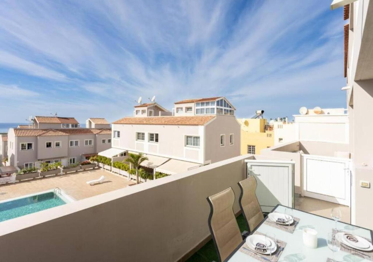 Holiday home Townhouse With Pool And Sea View In