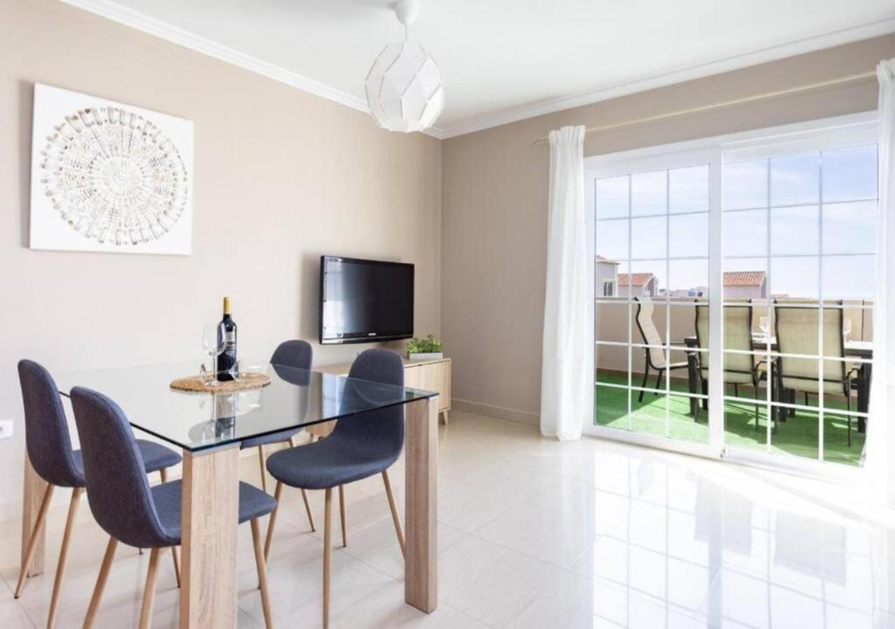 Townhouse With Pool And Sea View In *