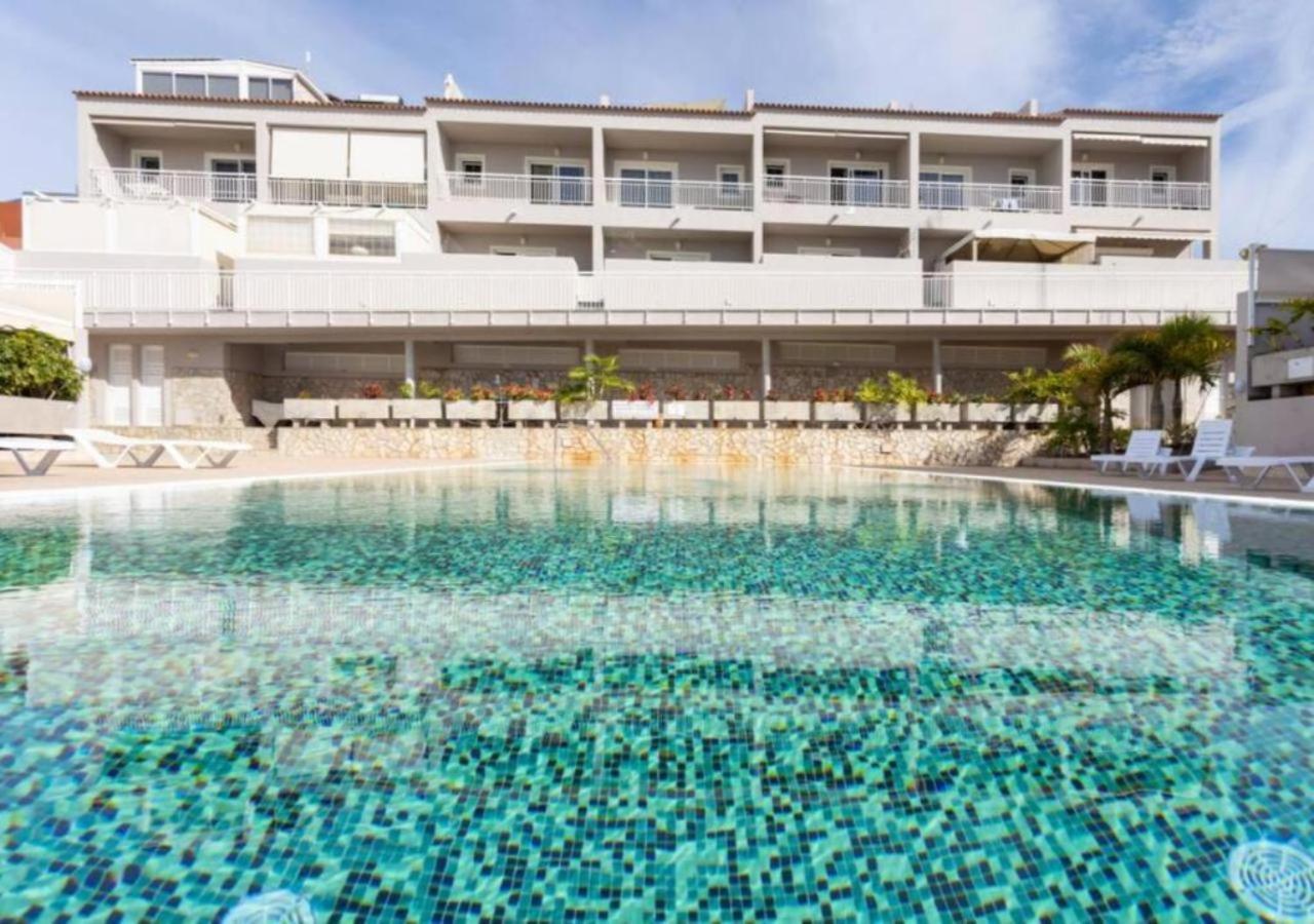 Holiday home Townhouse With Pool And Sea View In